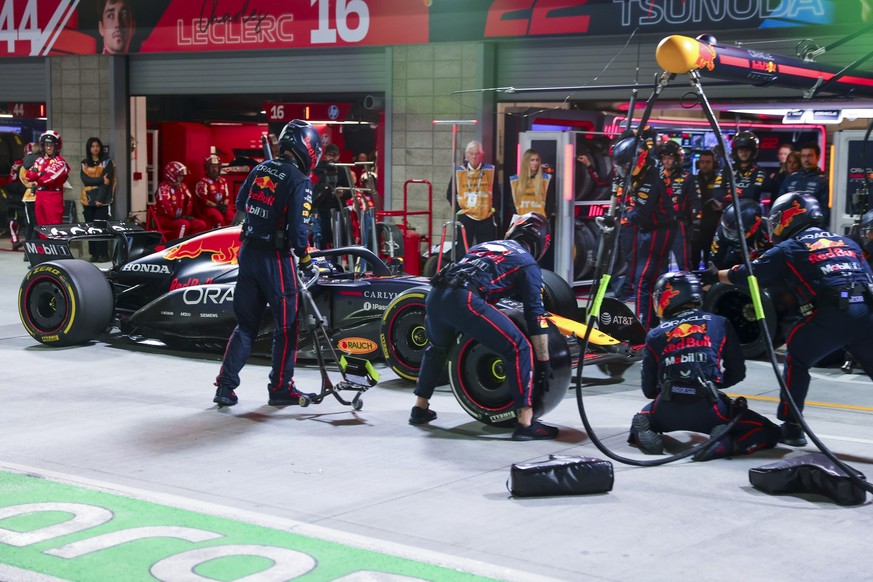 epa12543629 Red Bull Racing driver Max Verstappen of Netherlands on pit lane during the Formula One Las Vegas Grand Prix on the Las Vegas Strip Circuit, in Las Vegas, Nevada, USA, 22 November 2025. EP ...