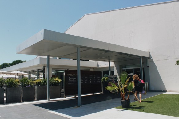 Le David Lloyd Country Club Geneva propose de multiples infrastructures, dont terrains de padel, tennis, piscine, salle de fitness...