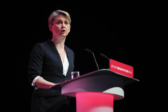 Yvette Cooper, ministre britannique de l'intérieur.