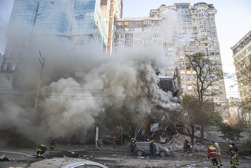 La violence des attaques de drones kamikazes sur Kiev en 11 images