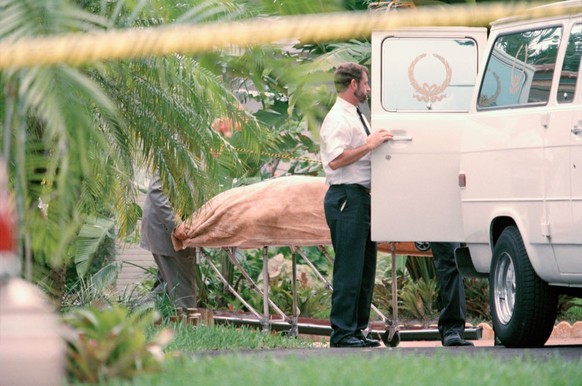 Scenes after the murder of Italian fashion designer Gianni Versace outside his Miami Beach home, Florida, 15th July 1997. (Photo by Georges De Keerle/Getty Images)