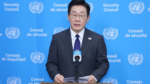 epa12403161 South Korean President Lee Jae Myung attends a press conference at U.N. headquarters in New York, USA, 24 September 2025. Lee will preside over an open debate of the U.N. Security Council  ...