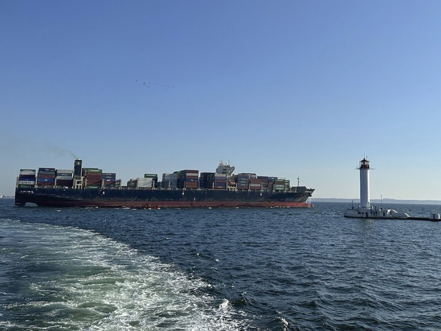 Le porte-container Joseph Schulte, battant pavillon de Hong Kong, est en route vers la Turquie via les c