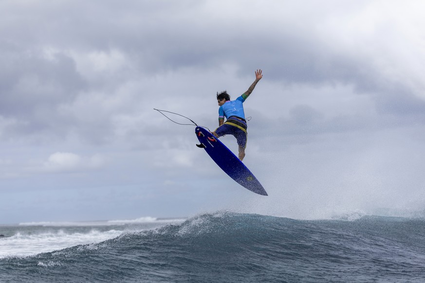 Gabriel Medina, of Brazil, exits a wave during the men&#039;s bronze medal match of the surfing competition at the 2024 Summer Olympics, Monday, Aug. 5, 2024, in Teahupo&#039;o, Tahiti. (Ed Sloane/Poo ...