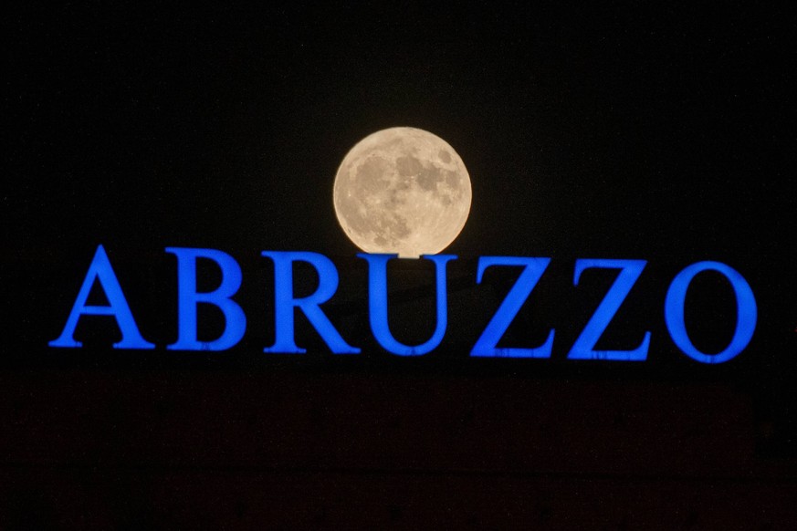 Abruzzo Supermond Supermoon Italien Italy