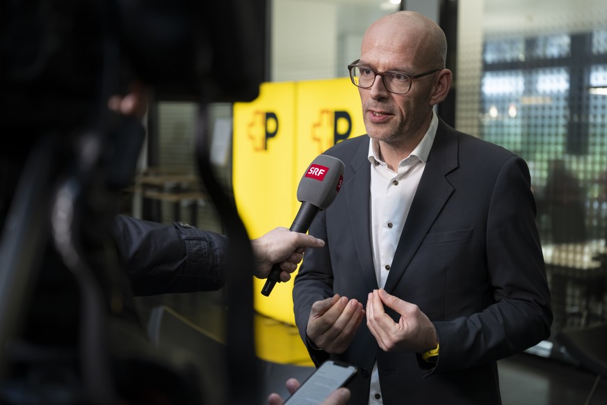 Pascal Grieder, CEO Schweizerische Post, spricht mit Journalisten nach der Jahresmedienkonferenz der Schweizerischen Post, am Donnerstag, 12. Maerz 2026, am Hauptsitz der Post in Bern. Nach Angaben de ...