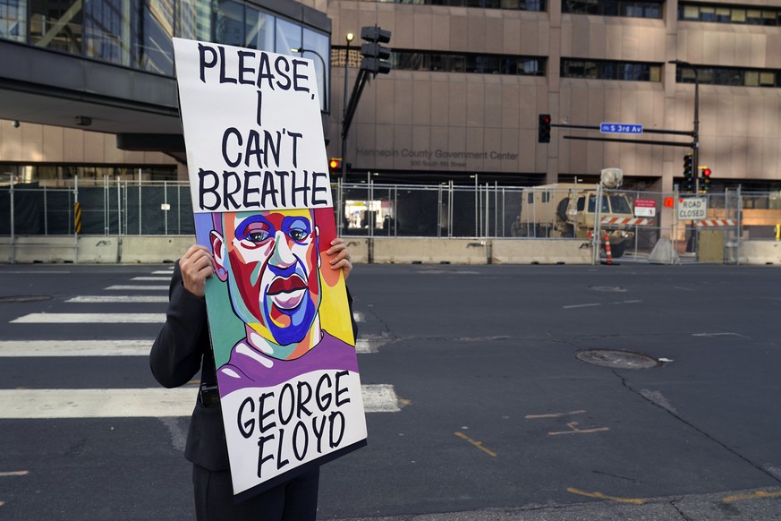Le slogan «I can't breathe» («Je ne peux pas respirer») trouve son origine dans la mort de George Floyd, tué par des policiers, en 2020.