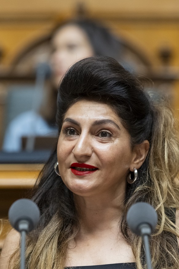 Sibel Arslan, GP-BS, spricht fuer die Kommission zum Aussenpolitischen bericht des Bundesrates, an der Sommersession der Eidgenoessischen Raete, am Freitag, 13. Juni 2025 im Nationalrat in Bern. (KEYS ...