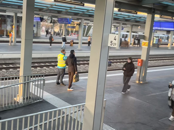 Reportage en gare de Renens, au premier jour du nouvel horaire CFF 2025.