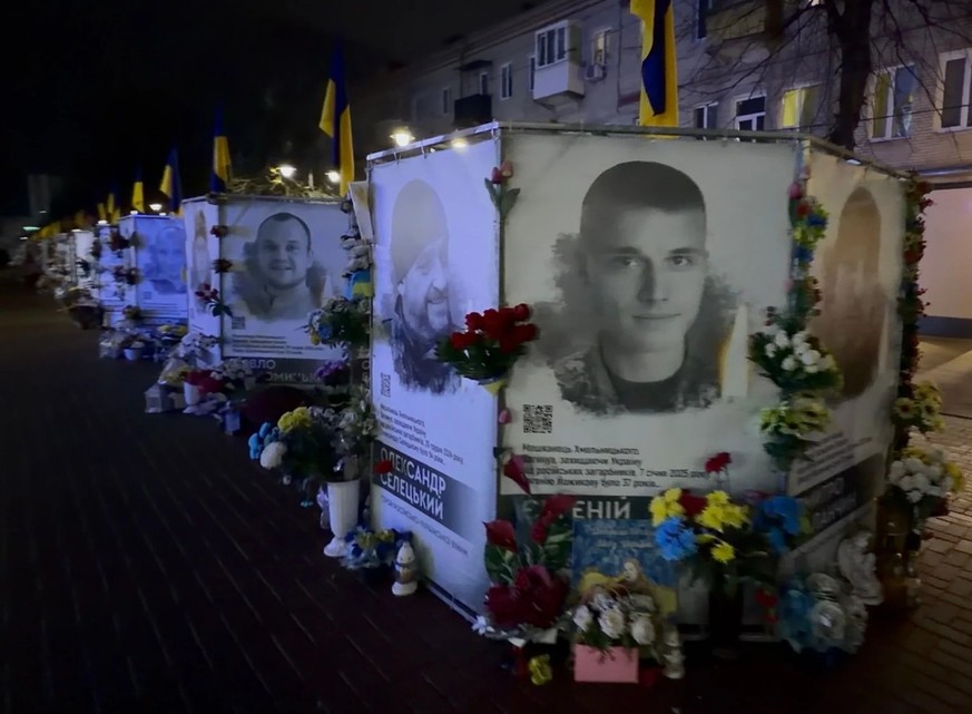 Les photos commémoratives pour les habitants de Khmelnitski tombés au combat.