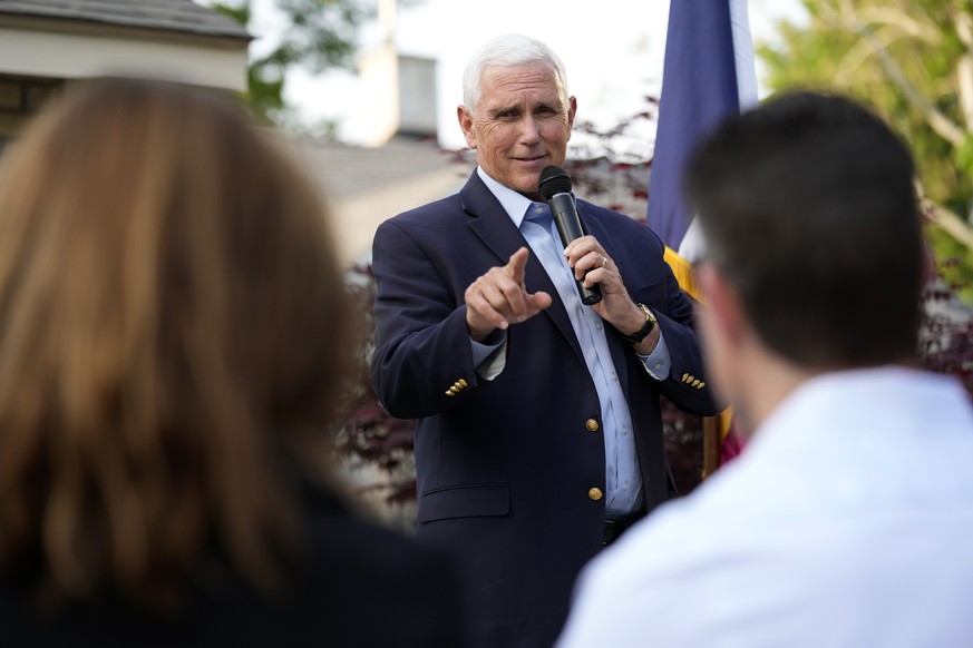 L'ancien vice-président Mike Pence s'adresse aux habitants de Des Moines, dans l'Iowa.