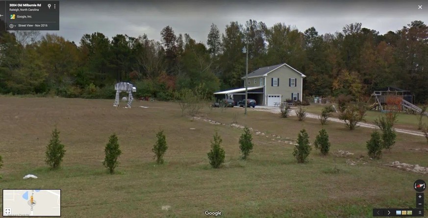 Merkwürdiges Zeug auf Google Street View 
https://www.cnet.com/pictures/crazy-images-caught-on-google-street-view/