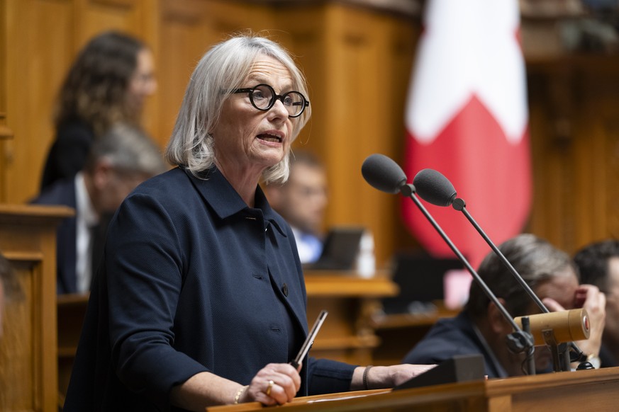 Nationalraetin Elisabeth Schneider-Schneiter, Mitte-BL, spricht waehrend der Debatte "26.033 BRG. Freihandelsabkommen zwischen den EFTA-Staaten und Mercosur. Genehmigung", waehrend der Somme ...