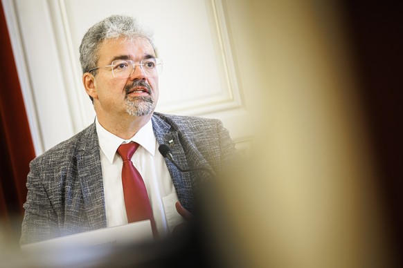 Pierre Dessemontet, Syndic d&#039;Yverdon, participe a une conference de presse afin de presenter les deux preavis concernant l?avenir du projet de parking de la Place d?Armes, ce lundi 3 juin 2024 a  ...
