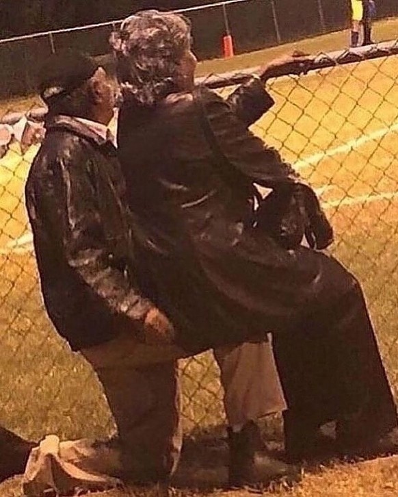 Herzig: Alte Leute immer noch so verliebt