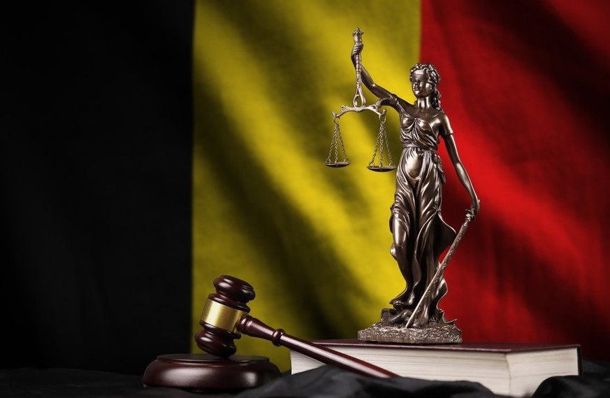 Des soirées sexuelles lucratives tournent au procès pénal.