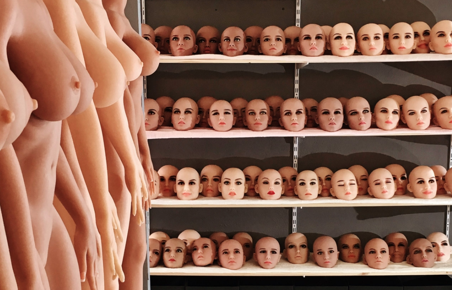 Voici des poupées sexuelles