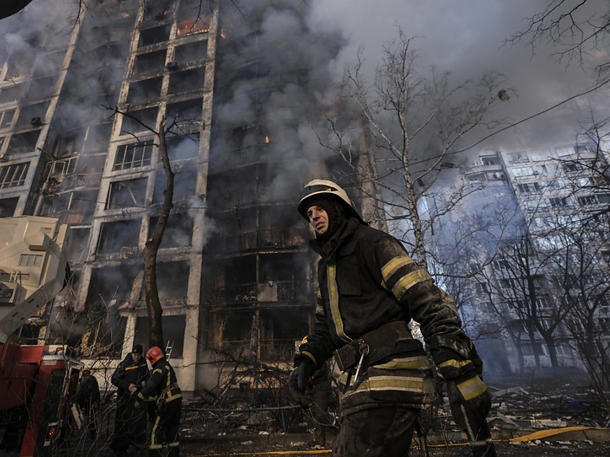 Les frappes russes ont visé un quartier résidentiel de Kiev.