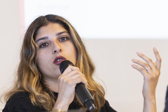 Gabriella Lima, Co-Presidente du comite d'initiative, parle lors d'une conference de presse de lancement de la campagne "Pour un salaire minimum cantonal" ce lundi 27 avril 2026 a  ...