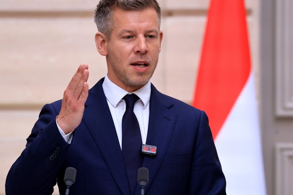 epa13013089 Hungary's Prime Minister Peter Magyar attends a joint press conference with the French president after their meeting at the Elysee Presidential Palace in Paris, France, 03 June 2026.  ...