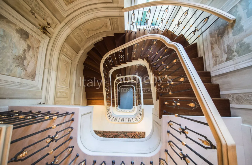 Un escalier à la Sam Szafran.