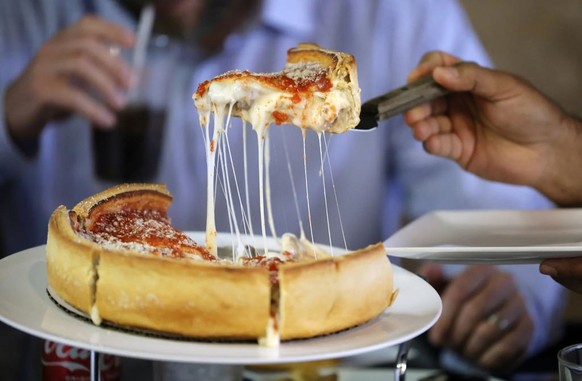 Il Baretto Italian Cuisine in Plantation offers traditional Italian dishes, thin-crust pizza and Chicago-style deep dish pizza. (Mike Stocker/Sun Sentinel/Tribune News Service via Getty Images)