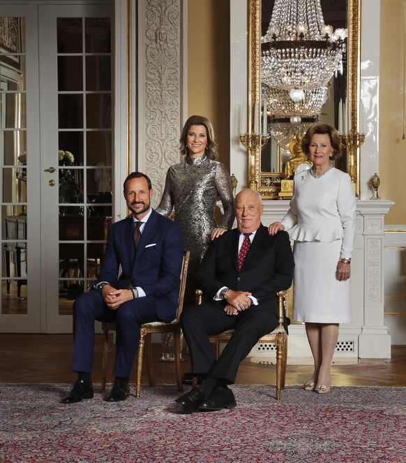 Picture dated 17 October 2016, released Thursday, Feb. 16 2017, of Norway&#039;s Crown Prince Haakon, left to right, Princess Martha Louise, King Harald and Queen Sonja in Oslo, Norway. King Harald an ...