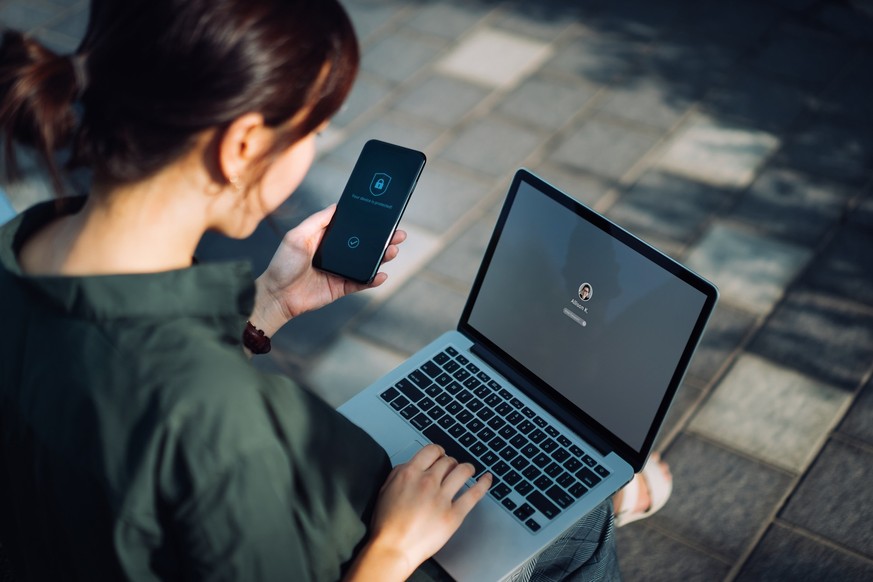En cas de fraude en ligne, de nombreuses banques suisses laissent leurs clients sans assistance en dehors des heures d’ouverture, dénonce une association de consommateurs.