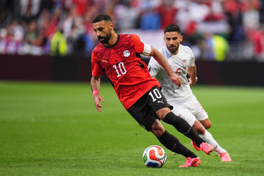 Egypt's Mohamed Salah (10) controls the ball during the World Cup Group G soccer match between Egypt and Iran in Seattle, Friday, June 26, 2026. (AP Photo/Manu Fernandez)