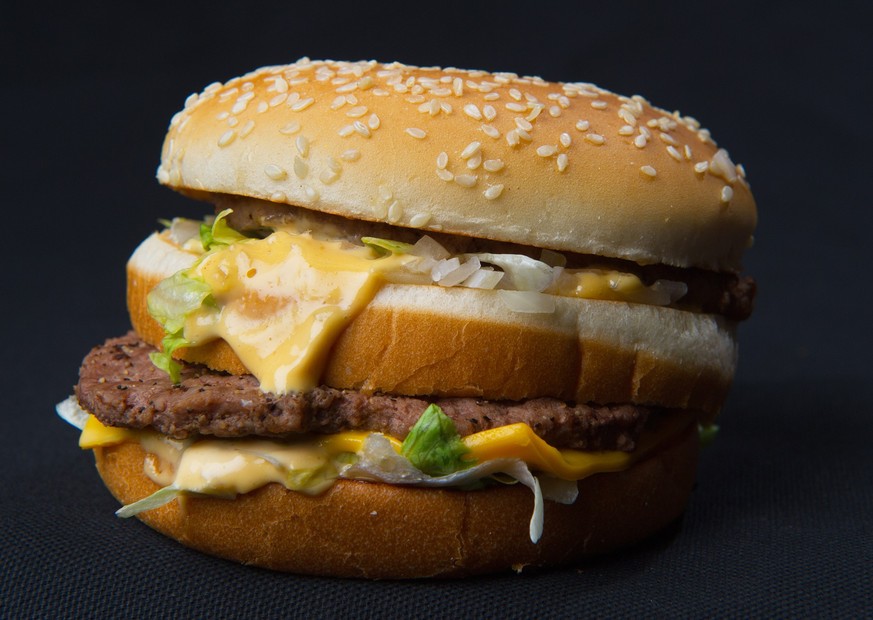 A photo of a McDonalds&#039; Big Mac hamburger November 2, 2010. AFP Photo/Paul J. Richards (Photo credit should read PAUL J. RICHARDS/AFP/Getty Images)