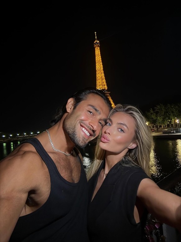 L'acteur a finalement tourné la page et a officialisé sa relation post-divorce avec Brooke Irvine un an après la fin de son mariage.