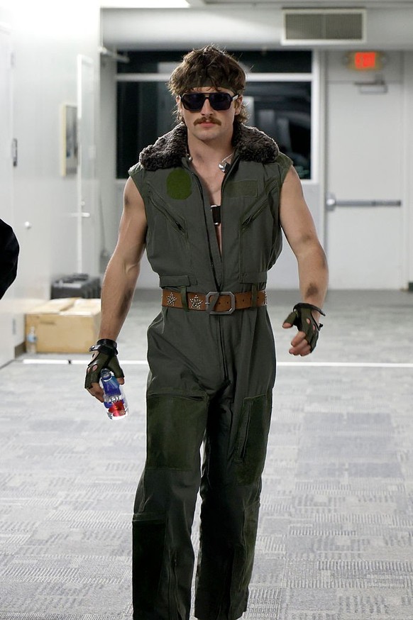 MERRITT ISLAND, FLORIDA - NOVEMBER 29: Benson Boone seen backstage during Visa Live at the Rocket Garden at Kennedy Space Center Visitor Complex on November 29, 2025 in Merritt Island, Florida. (Photo ...