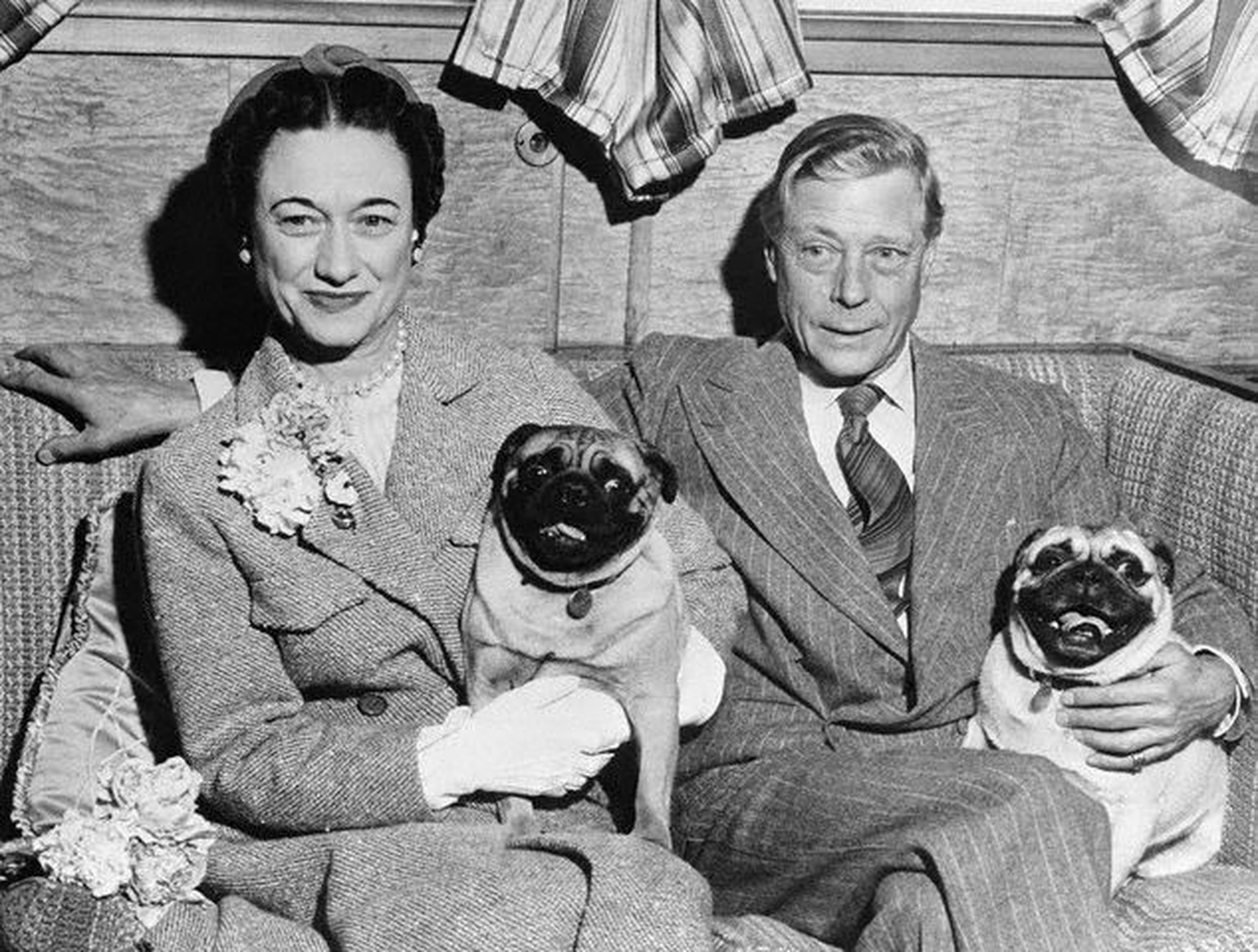 21 Apr 1954 --- Duke and Duchess of Windsor Posing with Their Dogs --- Image by � Bettmann/CORBIS