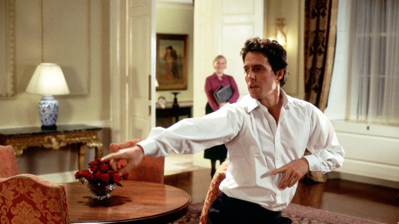 Hugh Grant et sa chorégraphie, une scène culte de Love Actually (2003)