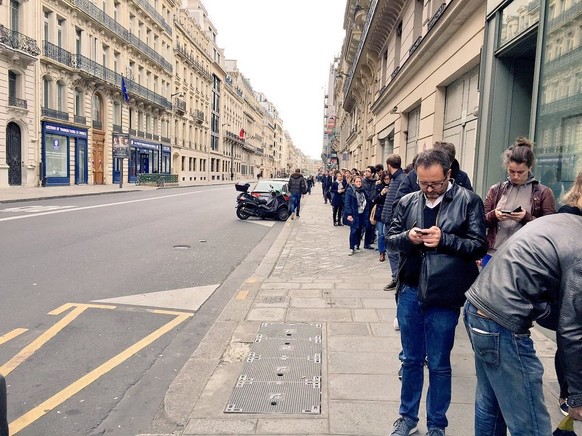 La semaine après les attentats du 13 novembre, des centaines de personnes sont venues donner leur sang.