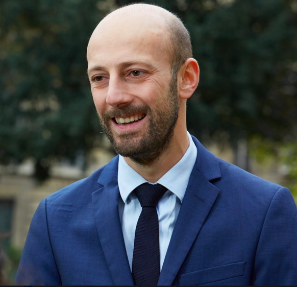 Stanislas Guerini va entrer au gouvernement français avec le portefeuille de la fonction publique. Il a été nommé le 20 mai par Emmanuel Macron.