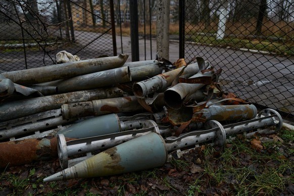 Toretsk dans la région de Donetsk: parmi les obus d&#039;artillerie, il y a des projectiles de bombes à fragmentation.