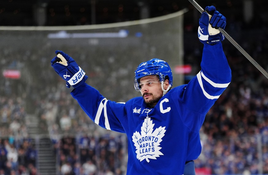 Toronto Maple Leafs' Auston Matthews celebrates his goal against the Winnipeg Jets during the second period of an NHL hockey game in Toronto, Thursday, Jan. 1, 2026. (Frank Gunn/The Canadian Pres ...