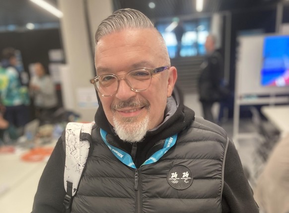 Giovanni Giovi Marti als Speaker beim Eishockey an den Olympischen Spielen in Mailand