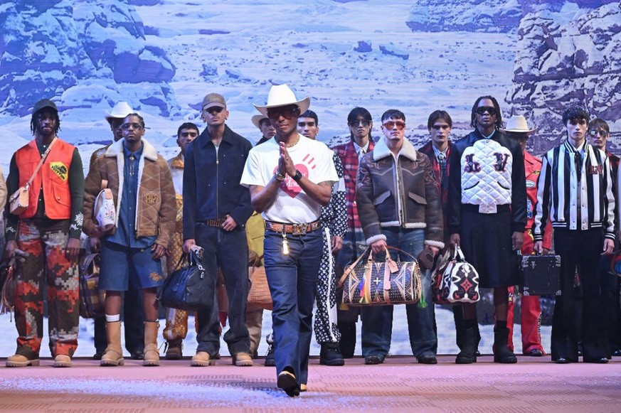 PARIS, FRANCE - JANUARY 16: (EDITORIAL USE ONLY - For Non-Editorial use please seek approval from Fashion House) Pharrell Williams walks the runway during the Louis Vuitton Menswear Fall/Winter 2024-2 ...