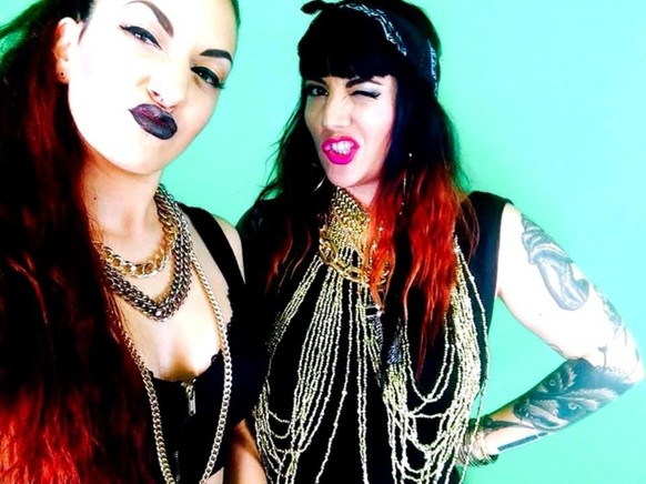 Tournage du clip K2000 pensé par Julie Hugo et réalisé avec ses amies.