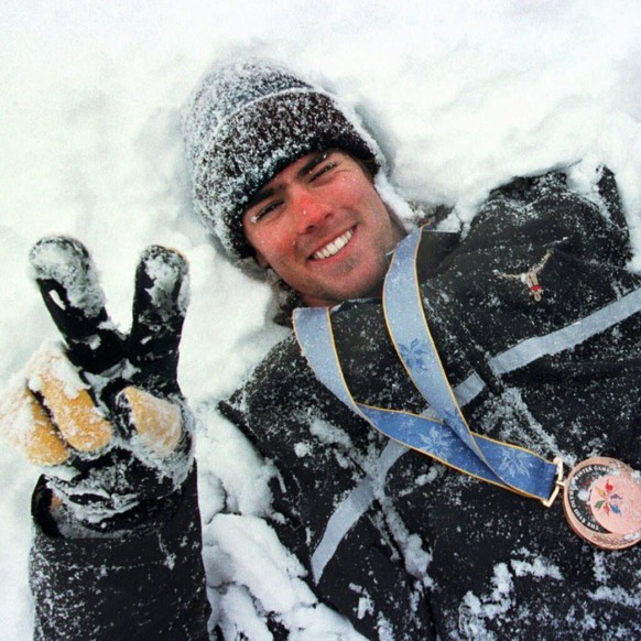 Ueli Kestenholz avec sa médaille de bronze olympique décrochée au Japon (archives).