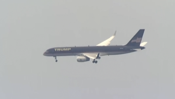 L'avion de Trump, en route pour Washington.