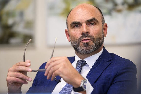 Le conseiller d'Etat du canton de Neuchatel Laurent Favre annonce sa demission du Conseil d'Etat neuchatelois lors d'un point presse ce mercredi 2 septembre 2026 au Chateau de Neuchatel ...