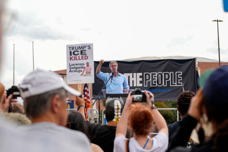 L’ancien député démocrate du Texas, Beto O’Rourke lors d’un rassemblement début septembre 2026 à Dallas, au Texas.