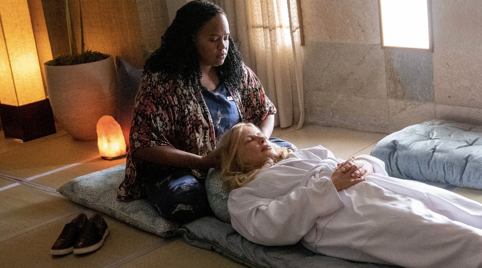 Dans la série White Lotus, Jennifer Coolidge est accro aux massages et au spa.