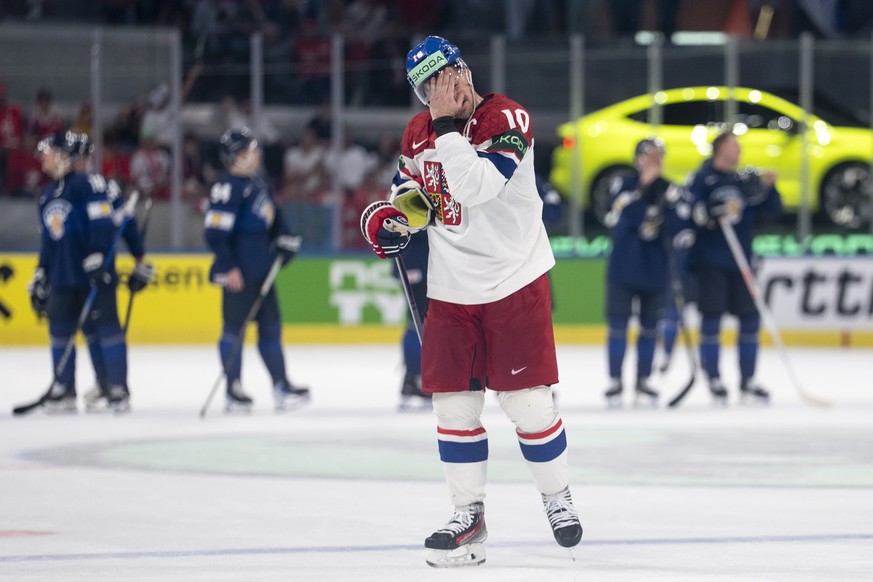epa13000824 Czechia's Roman Cervenka looks disappointed after losing the 2026 IIHF Men's Ice Hockey World Championship Quarterfinal game between Finland and Czech Republic, in Zurich, Switze ...