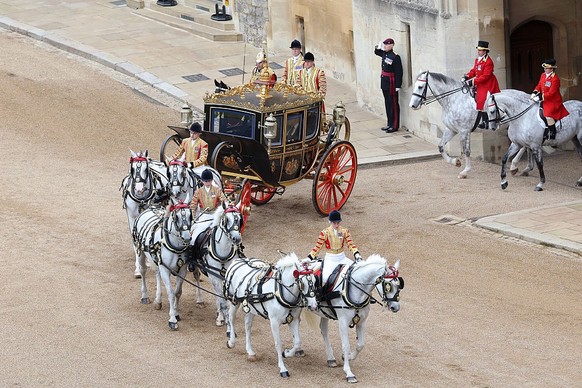 WINDSOR, ENGLAND - SEPTEMBER 17: King Charles III and U.S. President Donald Trump in the Irish State Coach during the State visit by the President of the United States of America at Windsor Castle on  ...