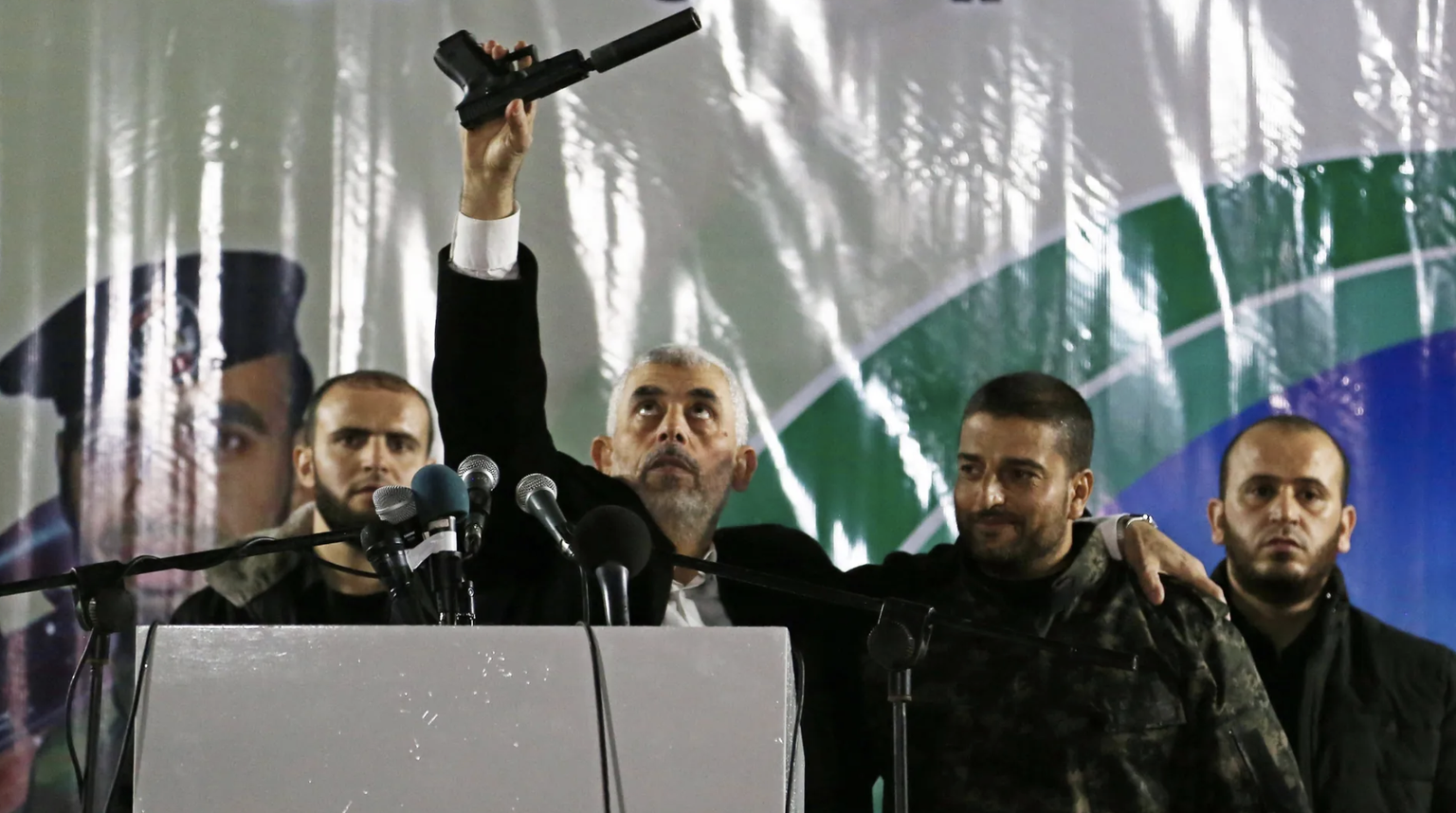 Surnommé le «boucher de Chan Junis», il est le chef du Hamas dans la bande de Gaza. Que sait-on de Yahya Sinwar et de ce qui l&#039;anime ?