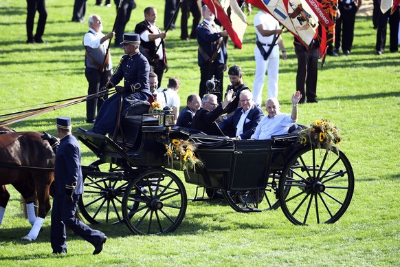 Heinz Taennler, OK-Praesident, und Bundespraesident Ueli Maurer, von links, waehrend dem Festakt am Eidgenoessischen Schwing- und Aelplerfest (ESAF) in Zug, am Sonntag, 25. August 2019. (KEYSTONE/Enni ...